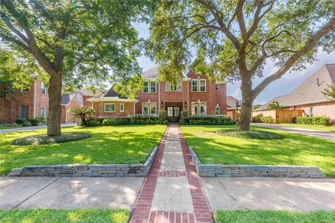 Photo of 3114 W Autumn Run Circle, Sugar Land, TX 77479 (MLS # 76358420)