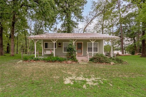 Photo of 318 Timberline Drive, Trinity, TX 75862 (MLS # 53190867)