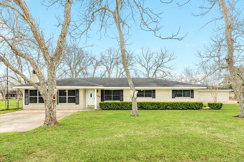 Photo of 212 Avenue B, Brazoria, TX 77422 (MLS # 94416645)