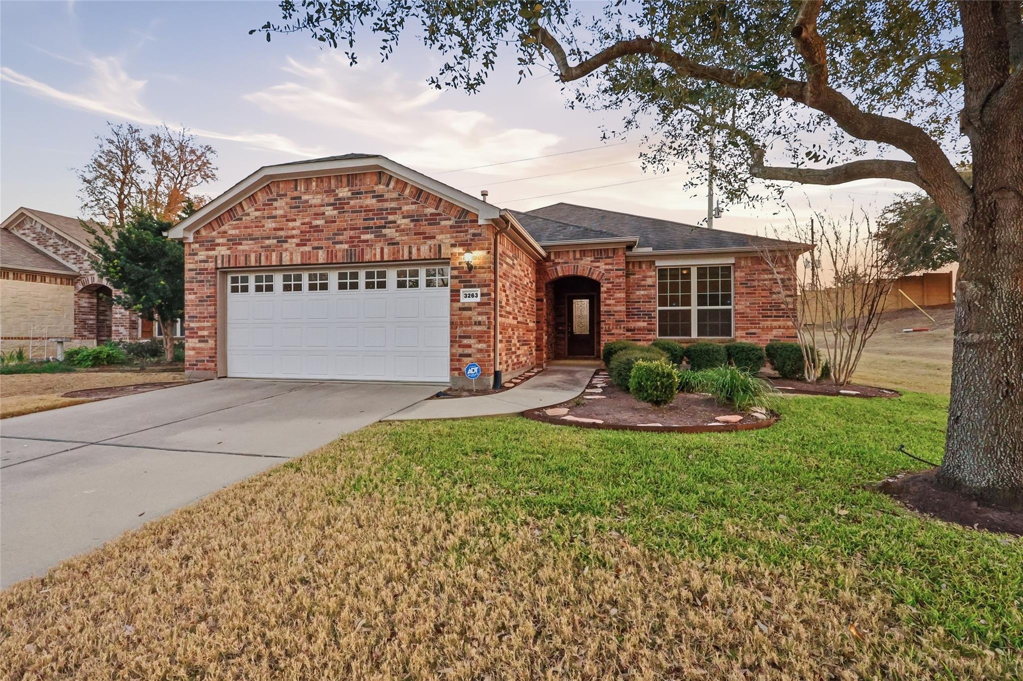 3263 Persimmon Grove