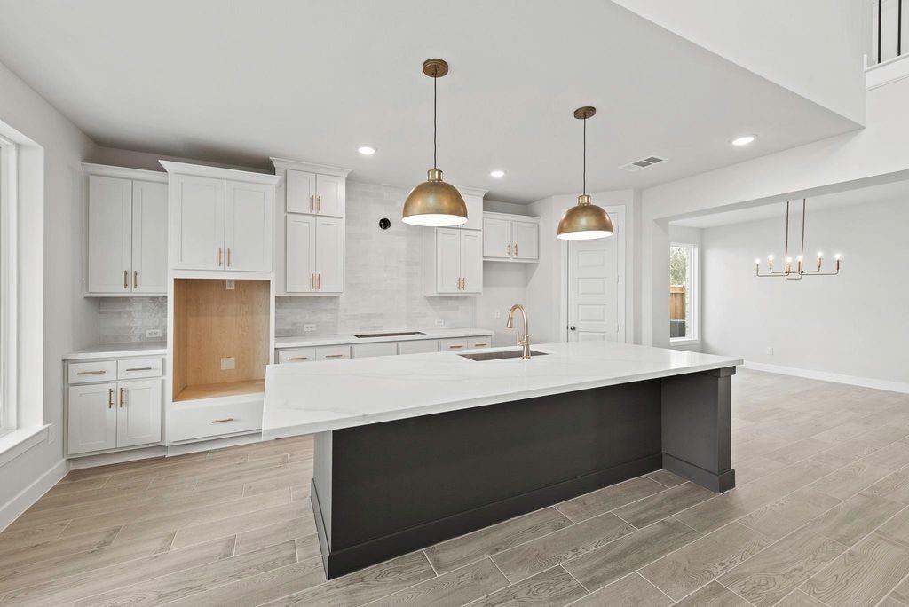 407 Sunlit Valley Circle