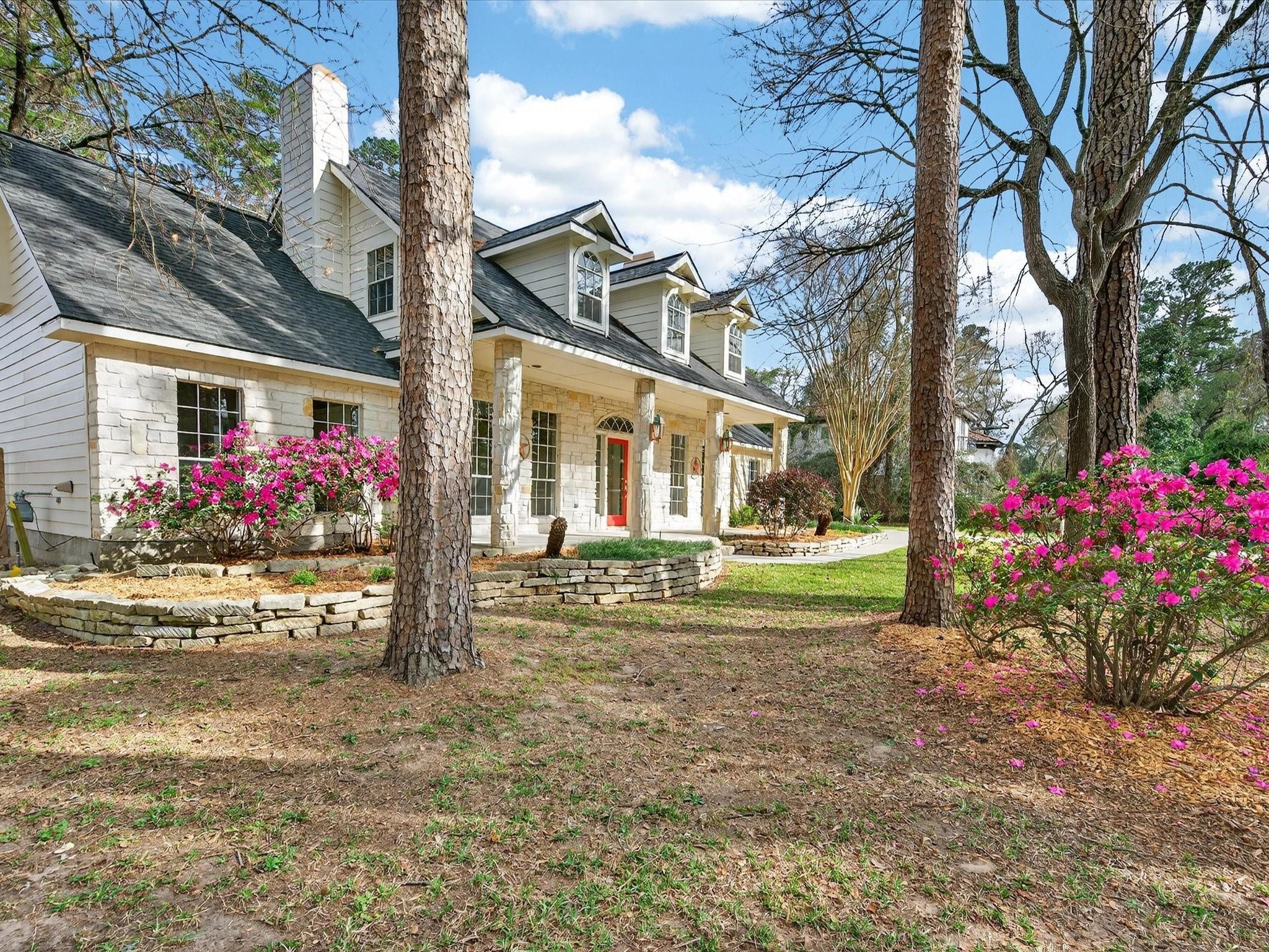 905 Carriage Hills Boulevard