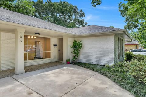 Tiny photo for 1617 Wavecrest Lane, Houston, TX 77062 (MLS # 66428359)
