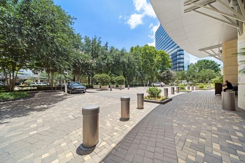 Photo of 1901 Post Oak Boulevard #2504, Houston, TX 77056 (MLS # 67614599)