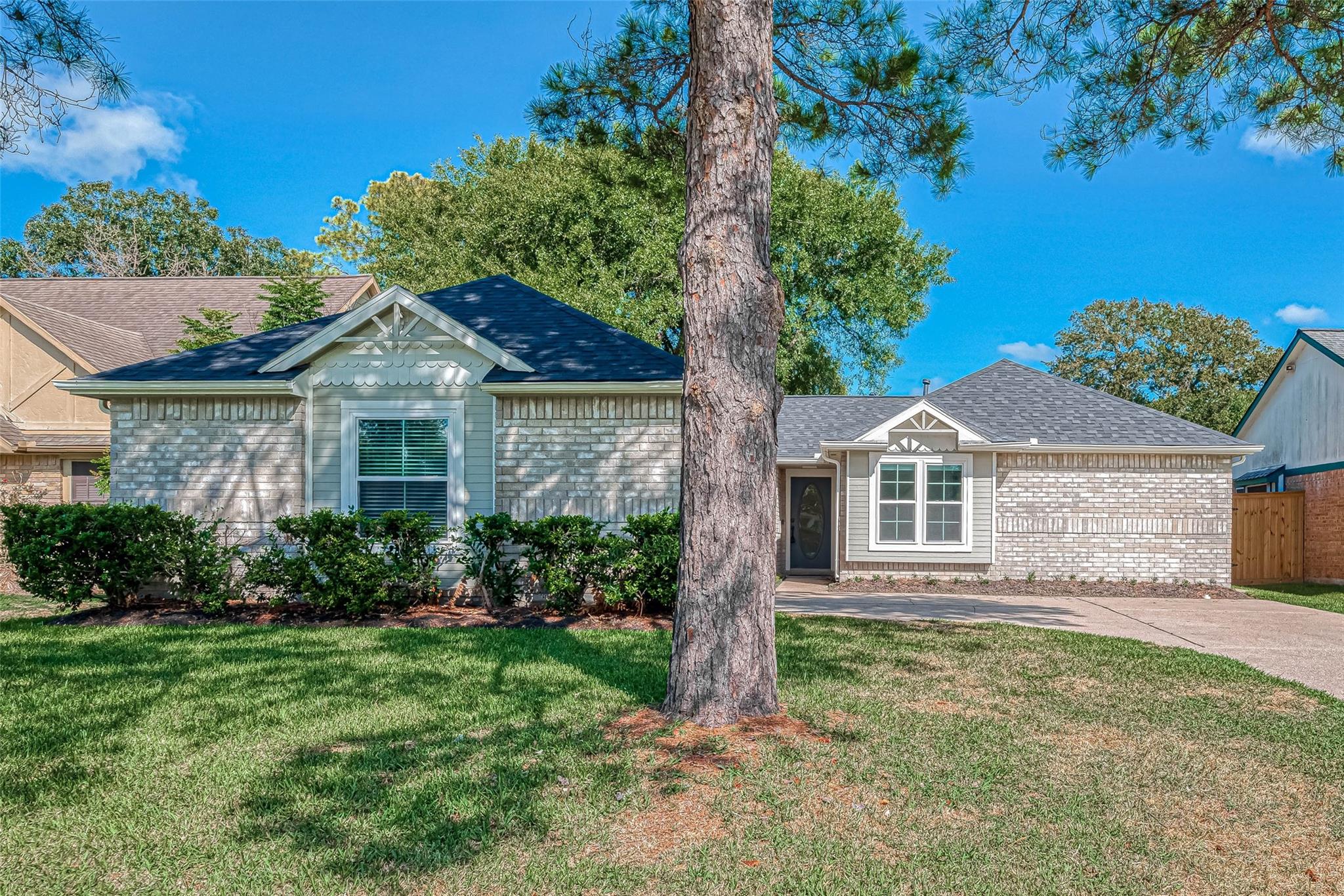 416 Heatherwood Court