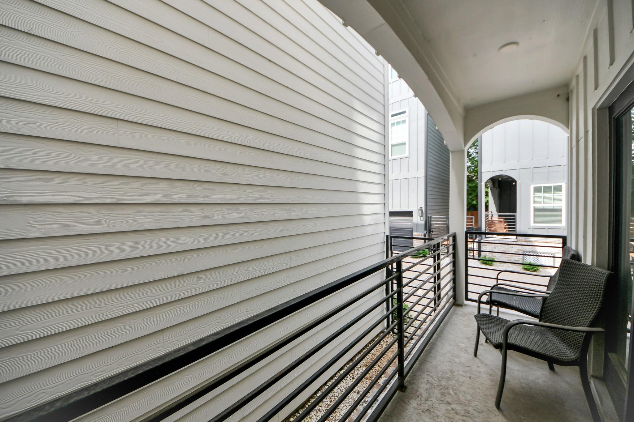 1223 W 16th Street B