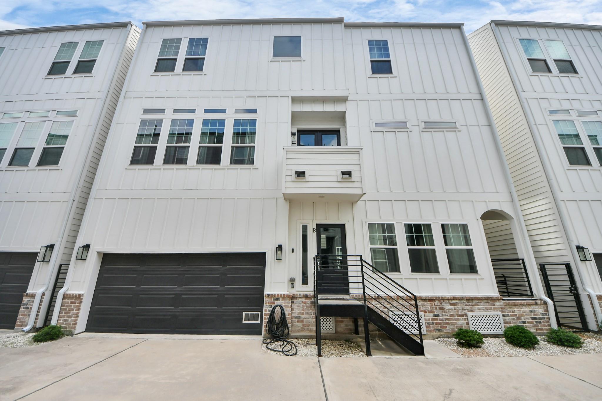 1223 W 16th Street B