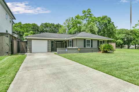 Photo of 4702 Maple Street, Bellaire, TX 77401 (MLS # 10106552)