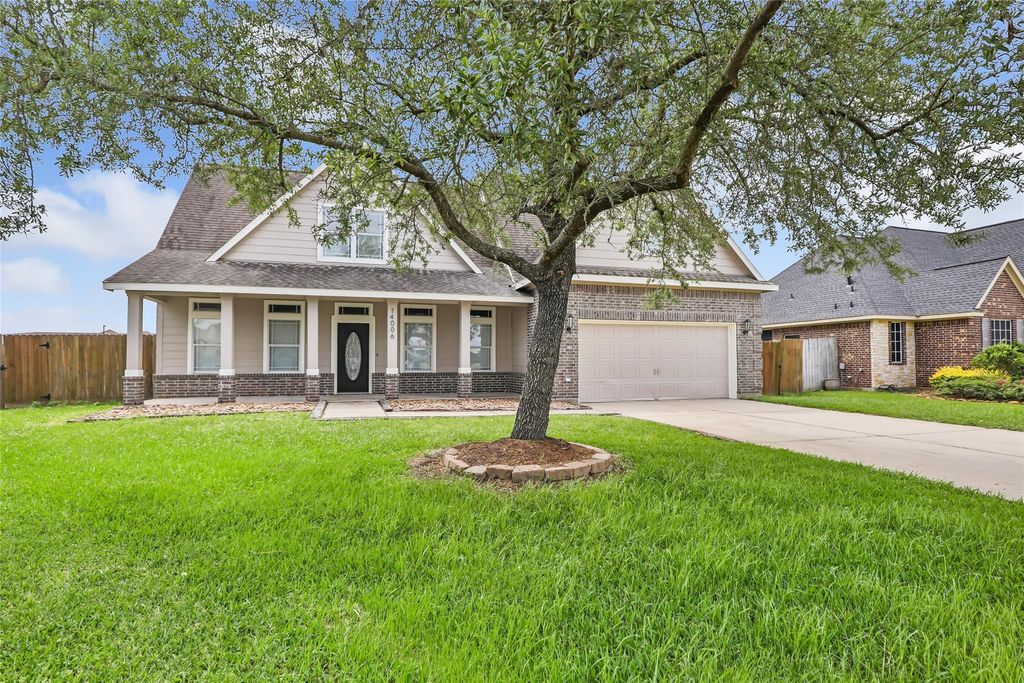 Photo of 14006 Tobago Court, Mont Belvieu, TX 77523 (MLS # 31577912)