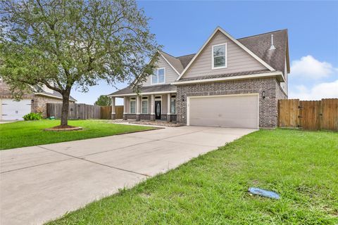 Photo of 14006 Tobago Court, Mont Belvieu, TX 77523 (MLS # 31577912)