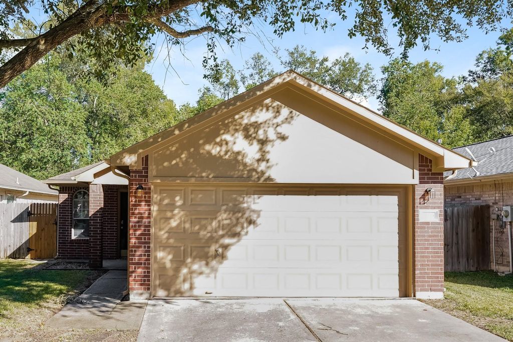 Photo of 24214 Silver Maple Drive, Huffman, TX 77336 (MLS # 95923643)