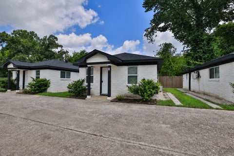 Photo of 4116 Linn Street #B, Houston, TX 77026 (MLS # 44289144)