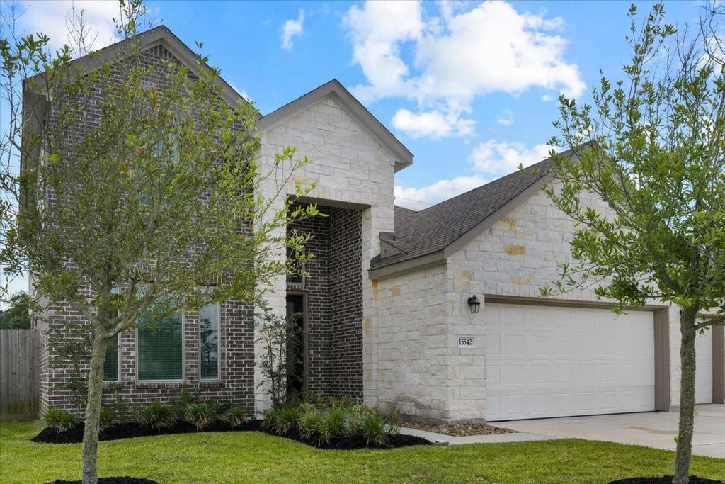Photo of 15542 Blue Lake Drive, Mont Belvieu, TX 77523 (MLS # 97752473)