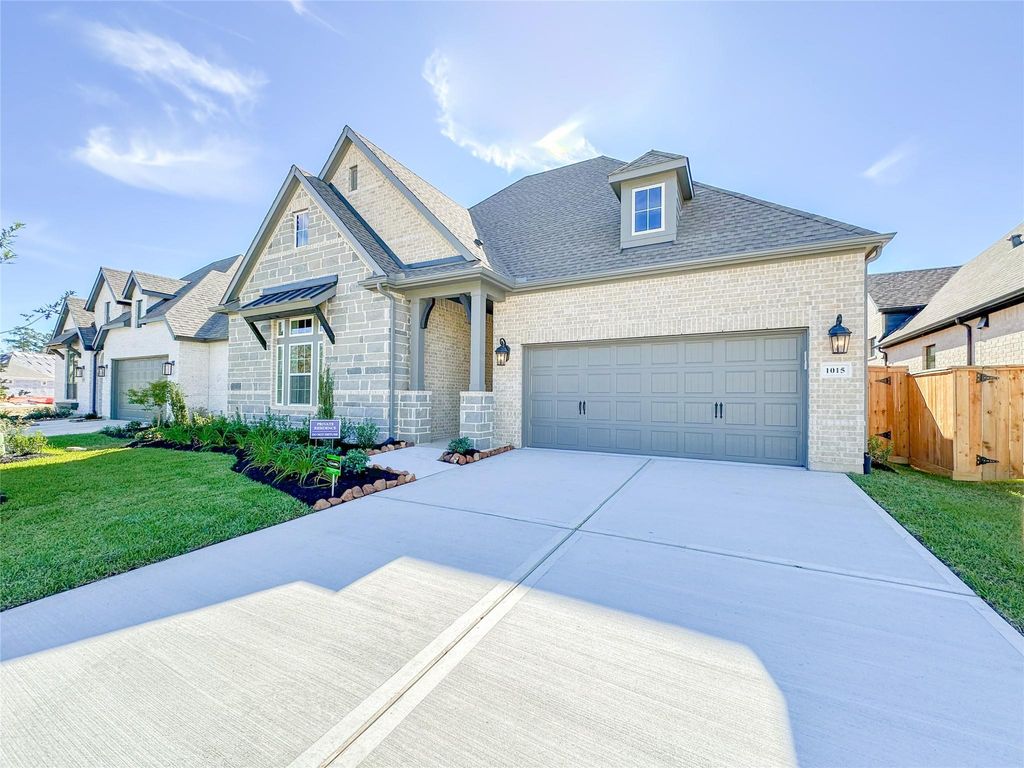 Photo of 1015 Windy Creek Path, Conroe, TX 77304 (MLS # 98598712)