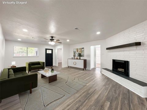 Photo of 2312 Willow Boulevard, Pearland, TX 77581 (MLS # 8157968)