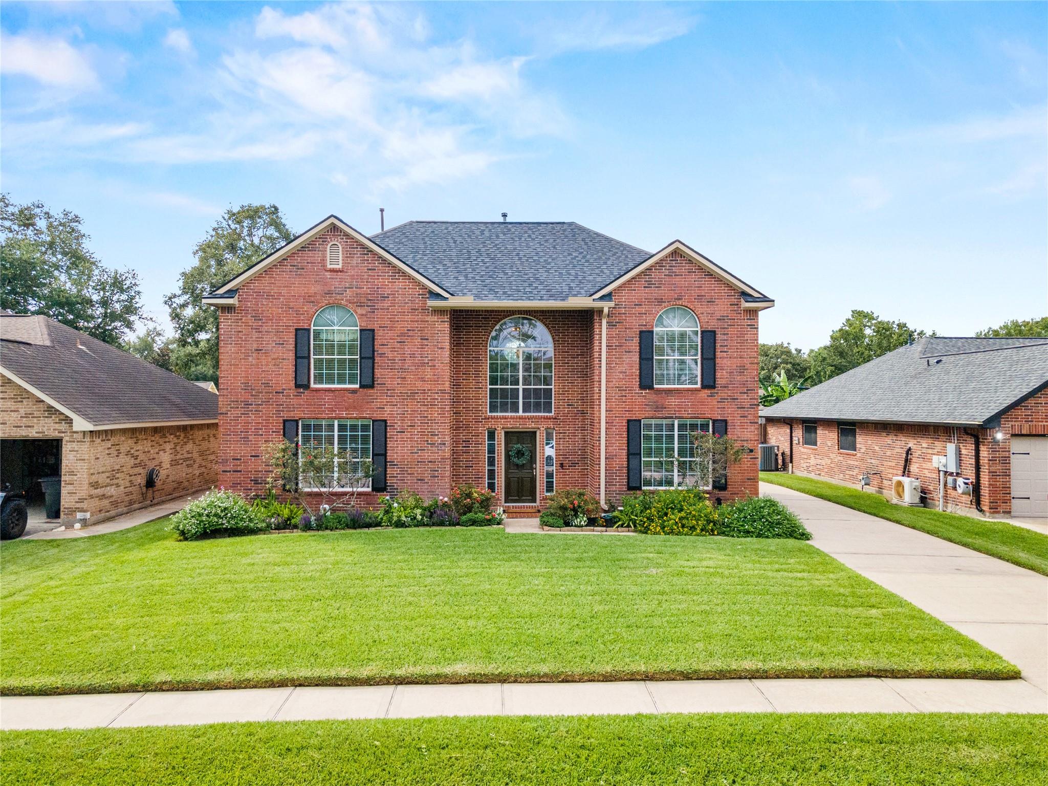 1038 Gladstone Drive