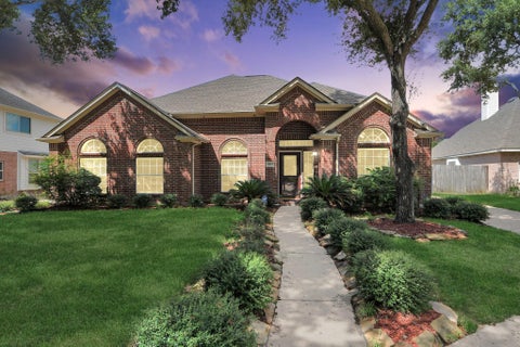 Homes For Rent - 5815 Pheasant Ridge Lane<br/> Houston, TX 77041