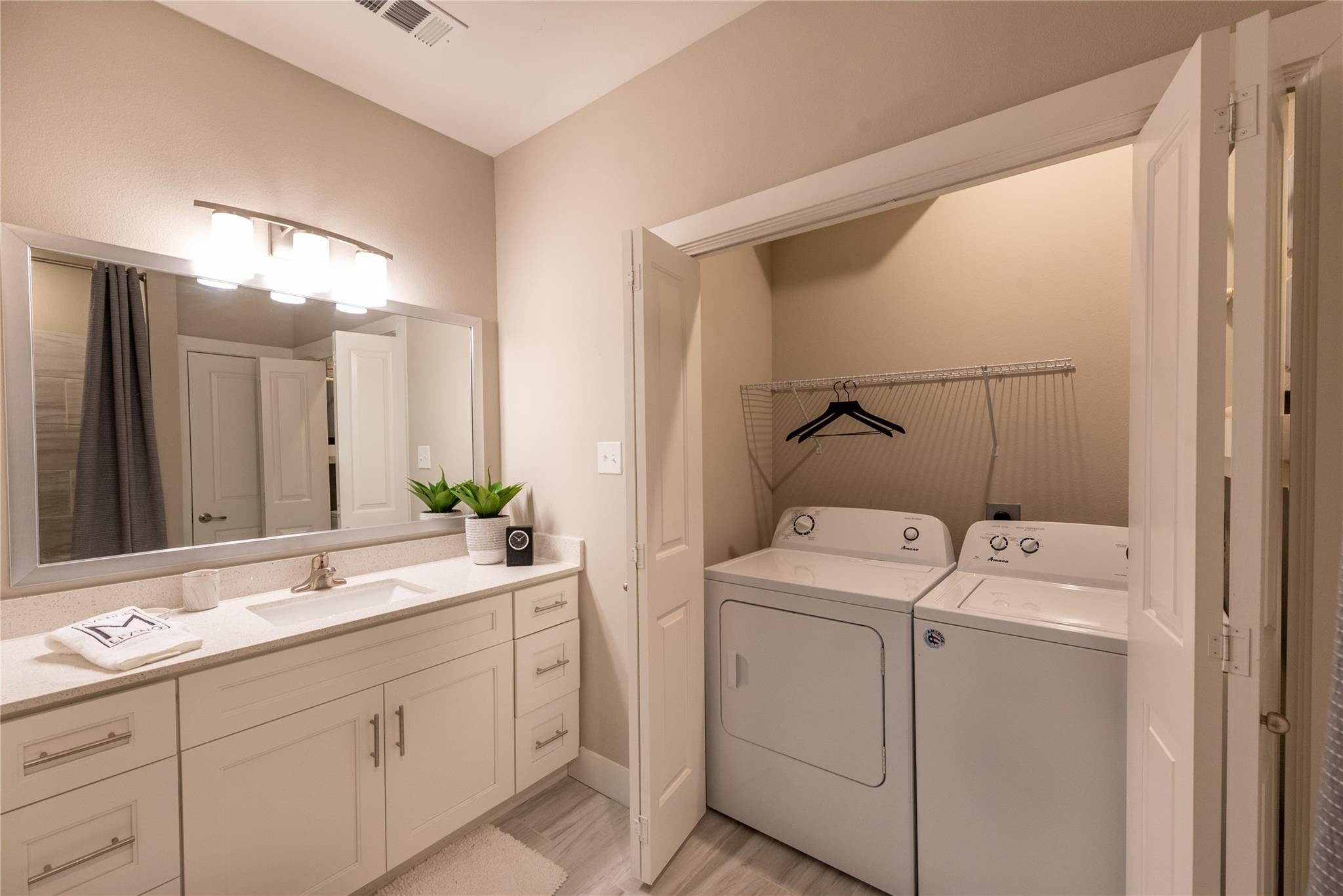 1620 Oak Tree Drive 3207