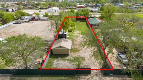 Photo of 7525 SW Peekskill Lane, Houston, TX 77075 (MLS # 8579552)