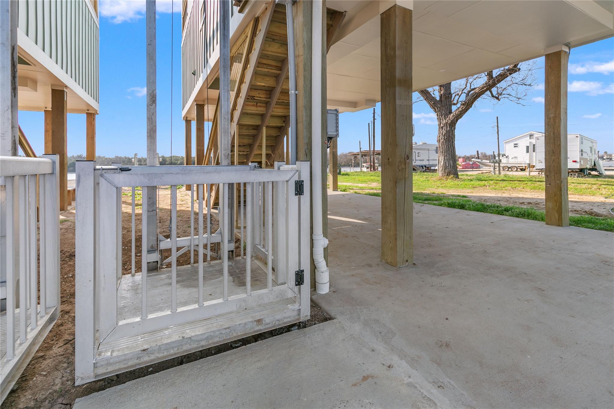 442 Private Rd 670/St Marys Slough Dr