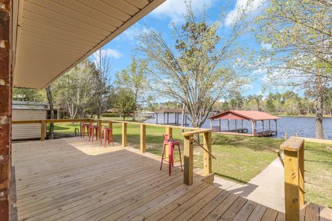 Photo of 743 Sherwood Forest Drive, Ivanhoe, TX 75979 (MLS # 32070513)