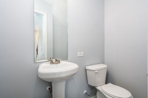 Tiny photo for 207 N Poplar Street #B, Tomball, TX 77375 (MLS # 94329700)