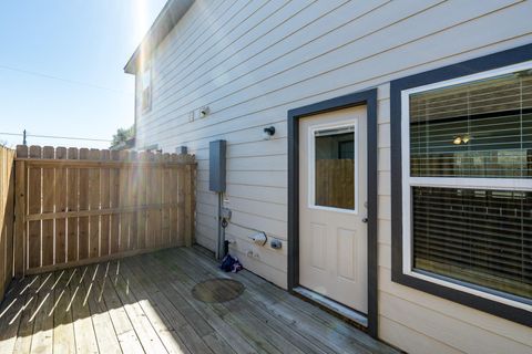 Tiny photo for 207 N Poplar Street #B, Tomball, TX 77375 (MLS # 94329700)