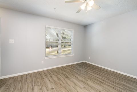 Tiny photo for 207 N Poplar Street #B, Tomball, TX 77375 (MLS # 94329700)