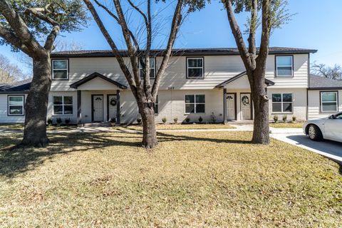 Tiny photo for 207 N Poplar Street #B, Tomball, TX 77375 (MLS # 94329700)