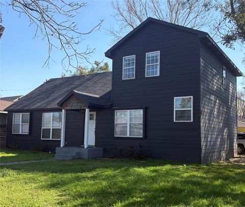 Photo of 302 Moody Street, Houston, TX 77009 (MLS # 18078672)