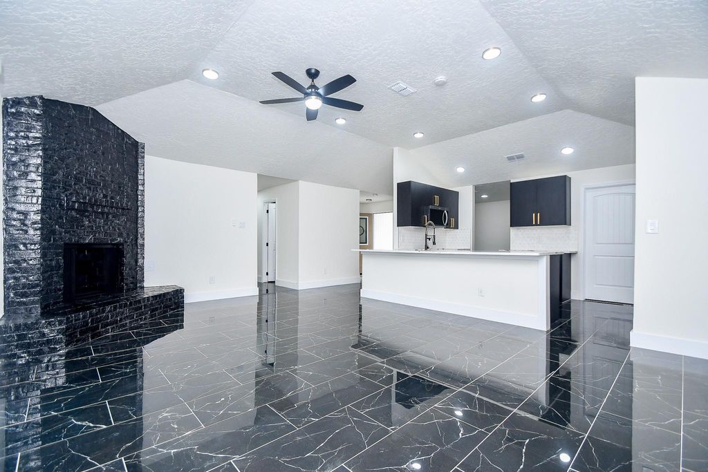 Photo of 6530 La Violetta Drive, Houston, TX 77083 (MLS # 90506163)