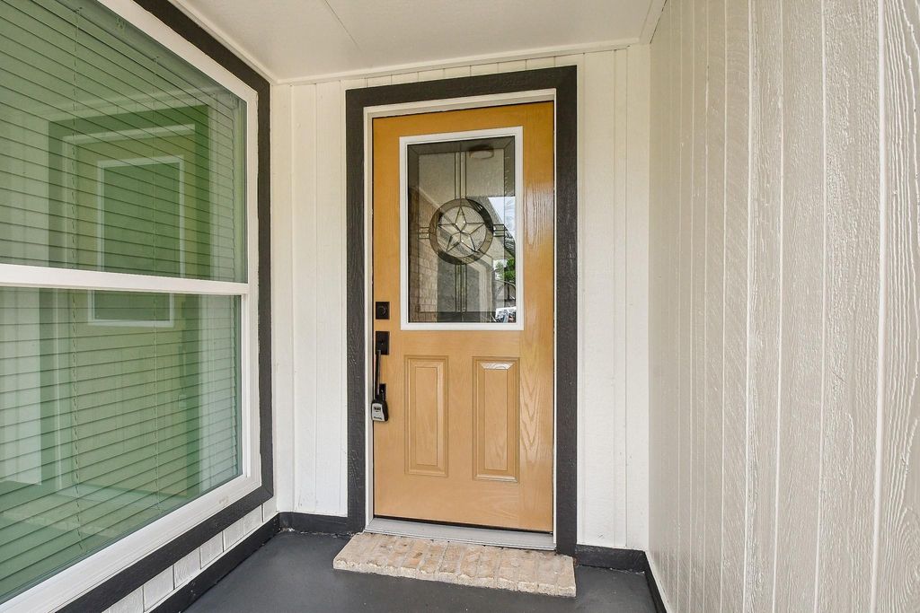 Photo of 6530 La Violetta Drive, Houston, TX 77083 (MLS # 90506163)