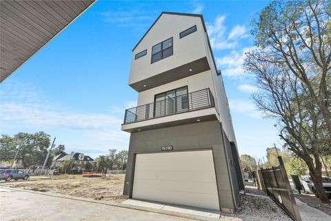 Tiny photo for 1509 Vermont Street #D, Houston, TX 77006 (MLS # 47946789)