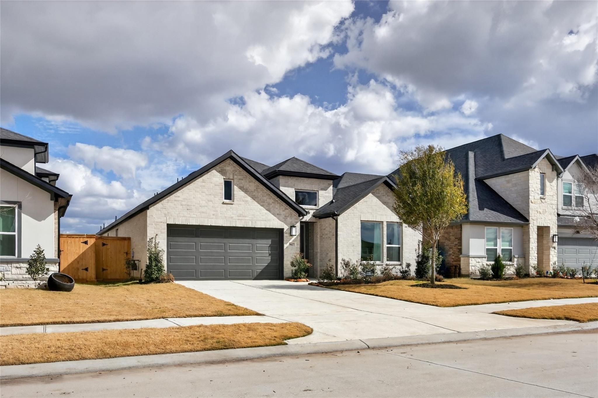 9627 Starry Eyes Lane