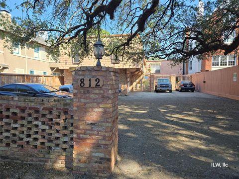 Photo of 812 Marshall Street #6, Houston, TX 77006 (MLS # 94729885) Photo of 812 Marshall Street #6, Houston, TX 77006 (MLS # 94729885)