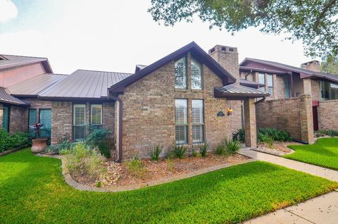 Photo of 515 Regency Drive, El Campo, TX 77437 (MLS # 29881756)