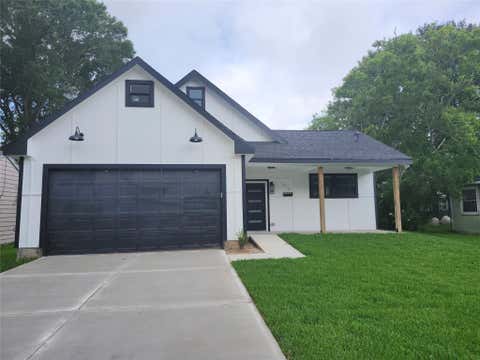 Homes For Sale - 1010 Linden Street<br/> Galveston County, La Marque, TX 77568