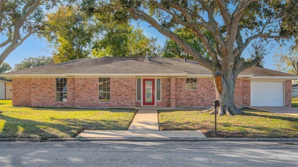 Photo of 3416 Walnut Drive, Bay City, TX 77414 (MLS # 70583273)