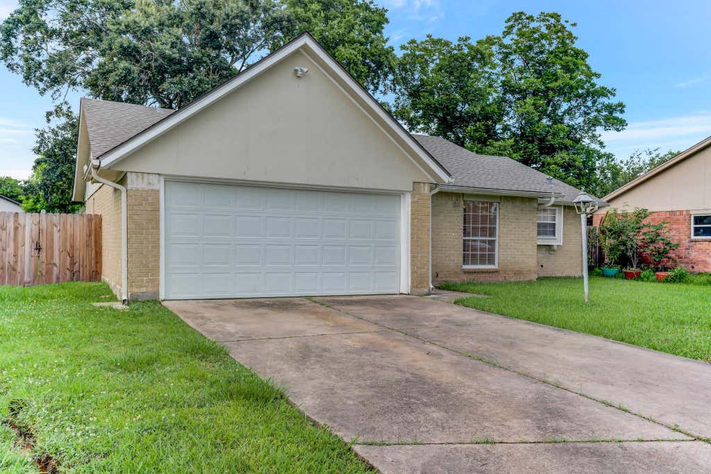 Photo of 11511 Grapewood Court, Houston, TX 77089 (MLS # 52445556)