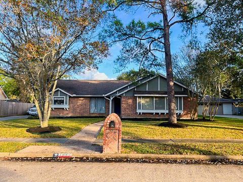 Photo of 1203 Middlecreek Street, Friendswood, TX 77546 (MLS # 89494241)