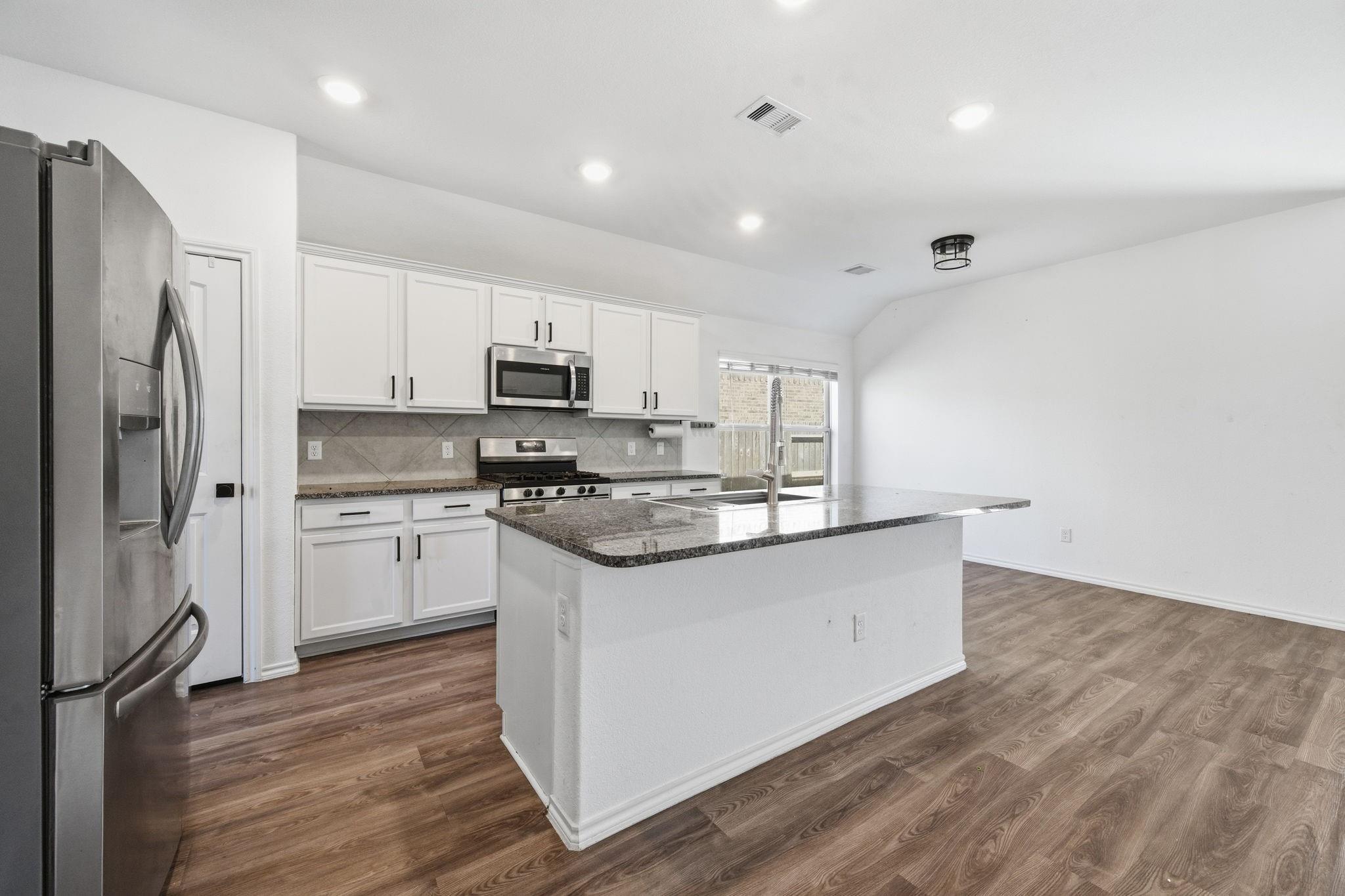 23846 Via Leoni Drive