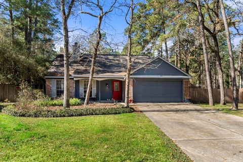 Photo of 10 Rockridge Court, The Woodlands, TX 77381 (MLS # 81725057)