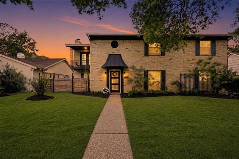 Photo of 12574 Westerley Lane, Houston, TX 77077 (MLS # 87557680)