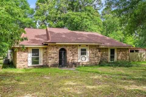Photo of 38 Woodbranch Drive, Woodbranch, TX 77357 (MLS # 36874548)