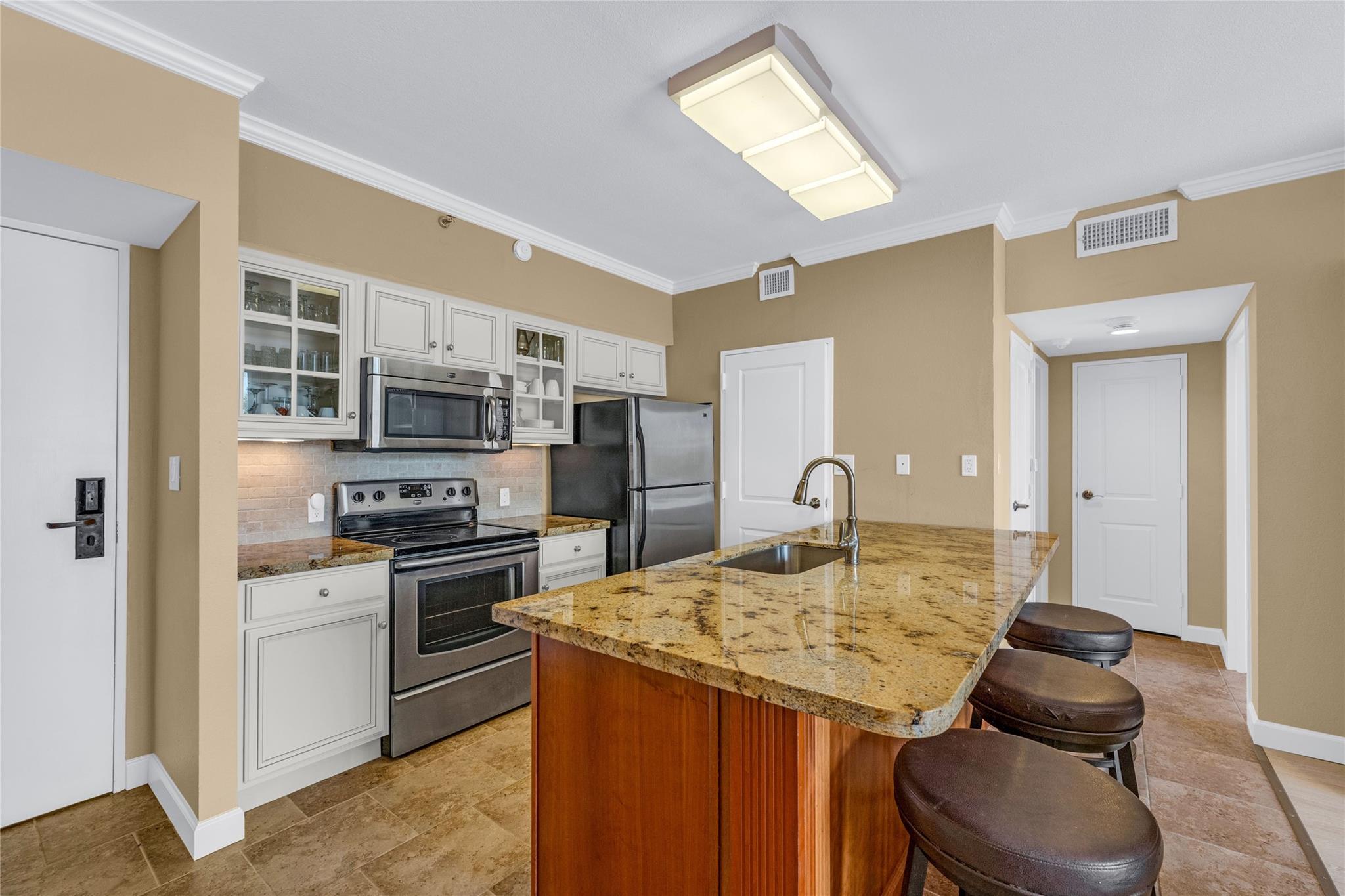 5220 Seawall Boulevard 332/333