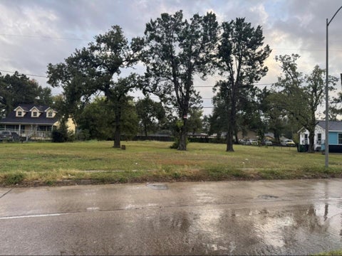 Photo of 6714 E Crosstimbers Street, Houston, TX 77028 (MLS # 67773757)