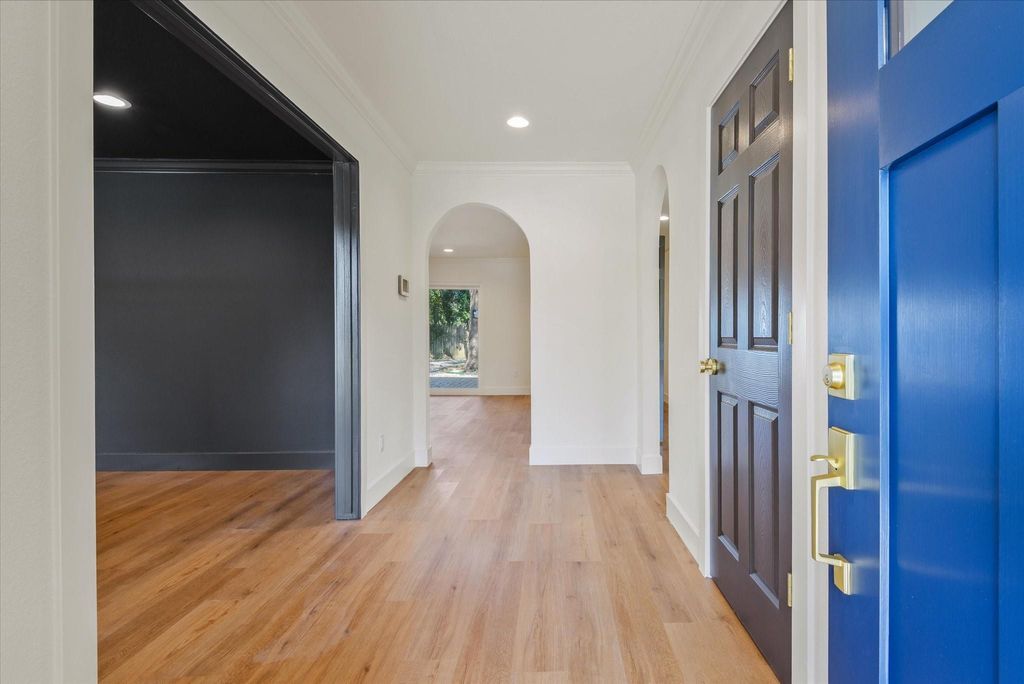 Photo of 5258 Willowbend Boulevard, Houston, TX 77096 (MLS # 7068026)