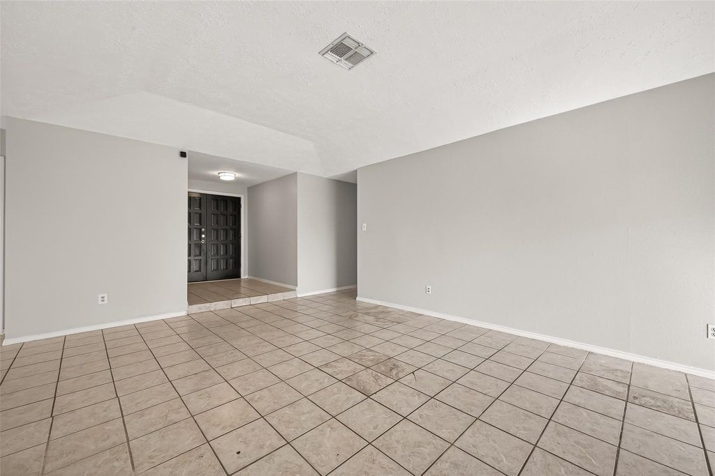 Photo of 13819 Southline Road, Sugar Land, TX 77498 (MLS # 85957041)