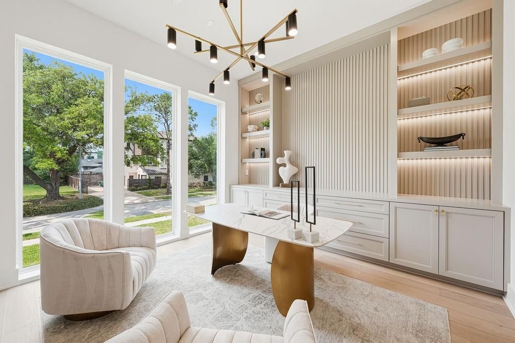 Photo of 5011 Glenmeadow Drive, Houston, TX 77096 (MLS # 1033804)