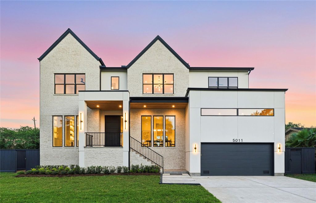 Photo of 5011 Glenmeadow Drive, Houston, TX 77096 (MLS # 1033804)